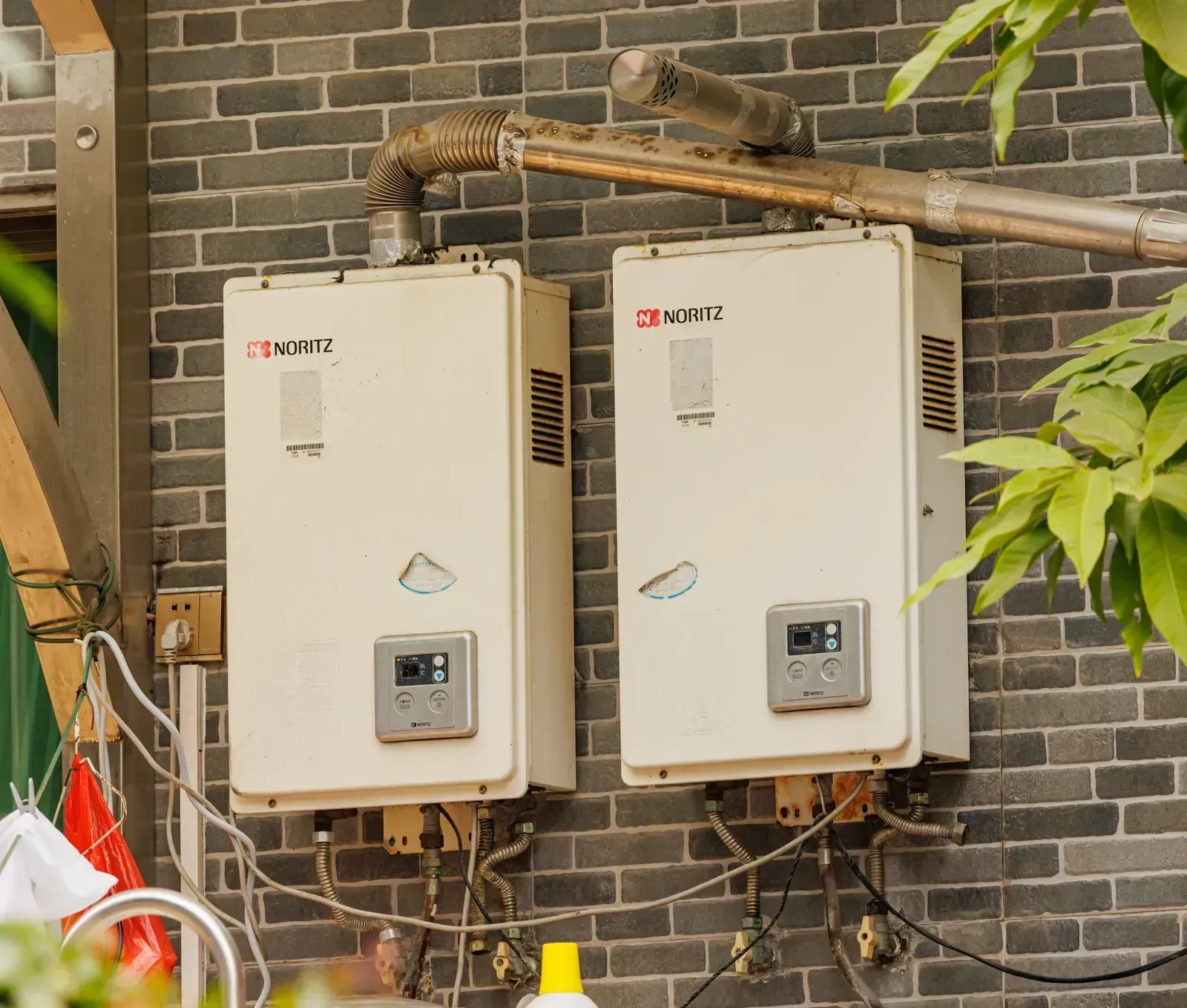 8. Neglecting Water Heater Sediment Buildup (Image Credits: Wikimedia)