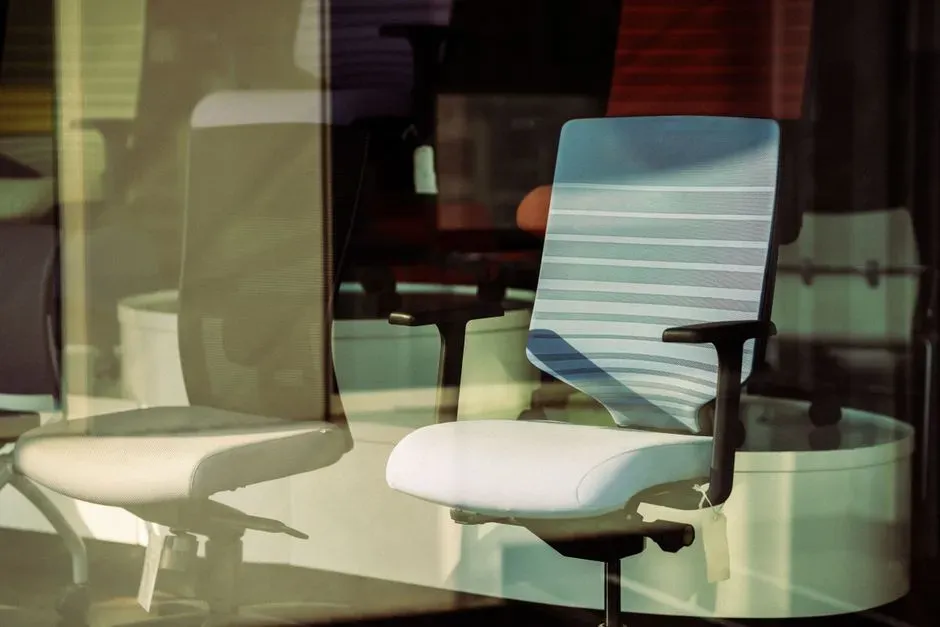 Seating engineered around the body (Image Credits: Pexels)