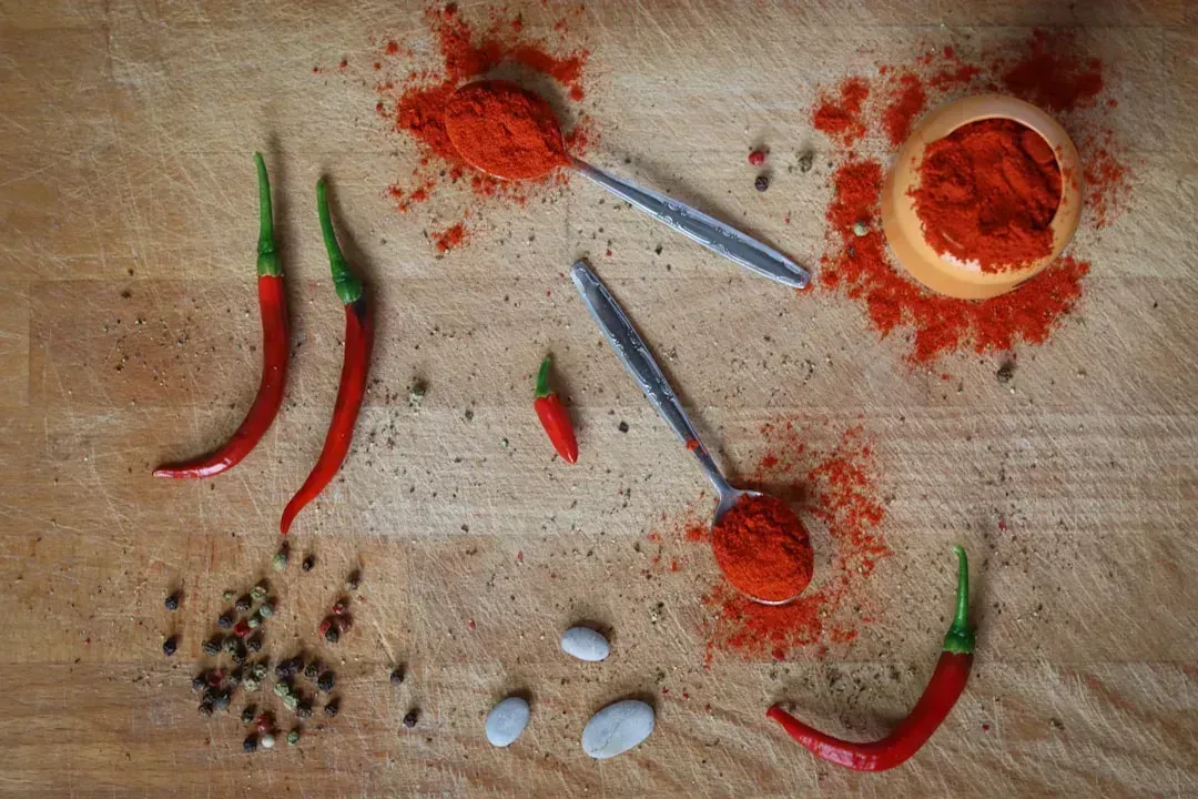 7. Ground Chili Powder: Heat Stays, Flavor Leaves (Image Credits: Unsplash)