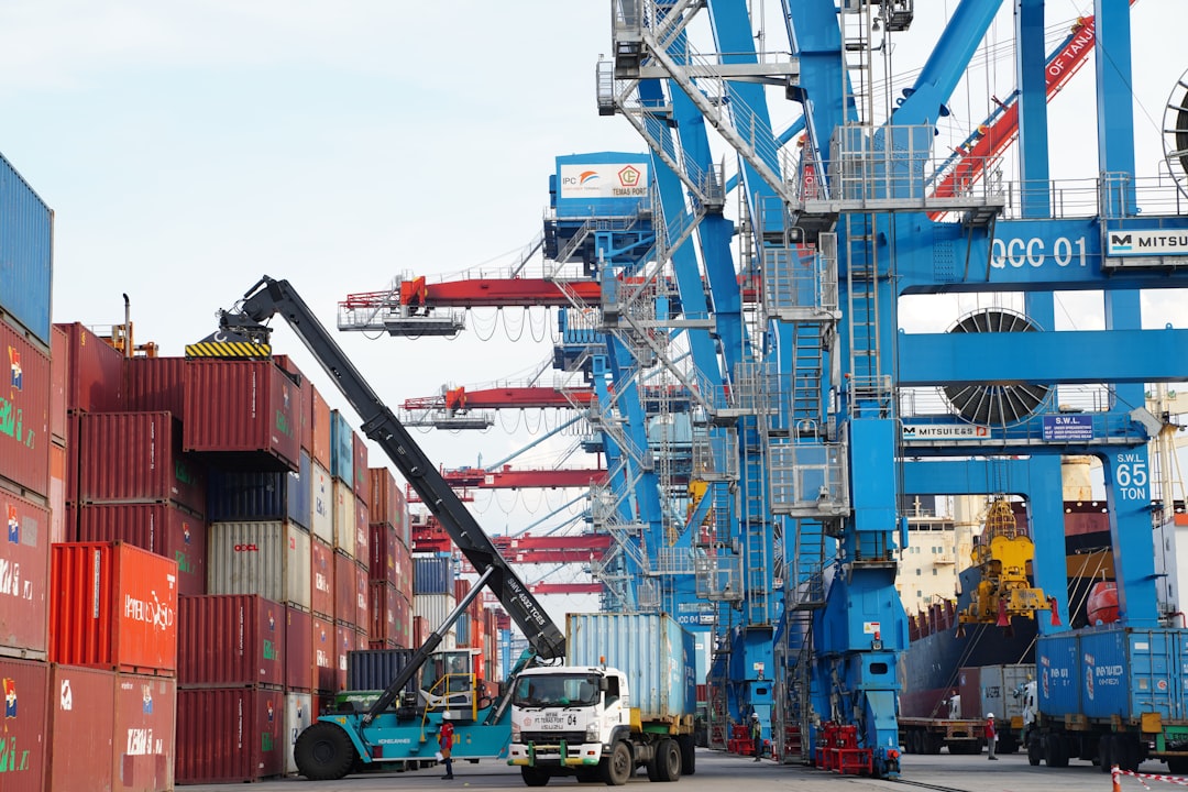 Manufacturing Gains vs. Broader Economic Losses (Image Credits: Unsplash)