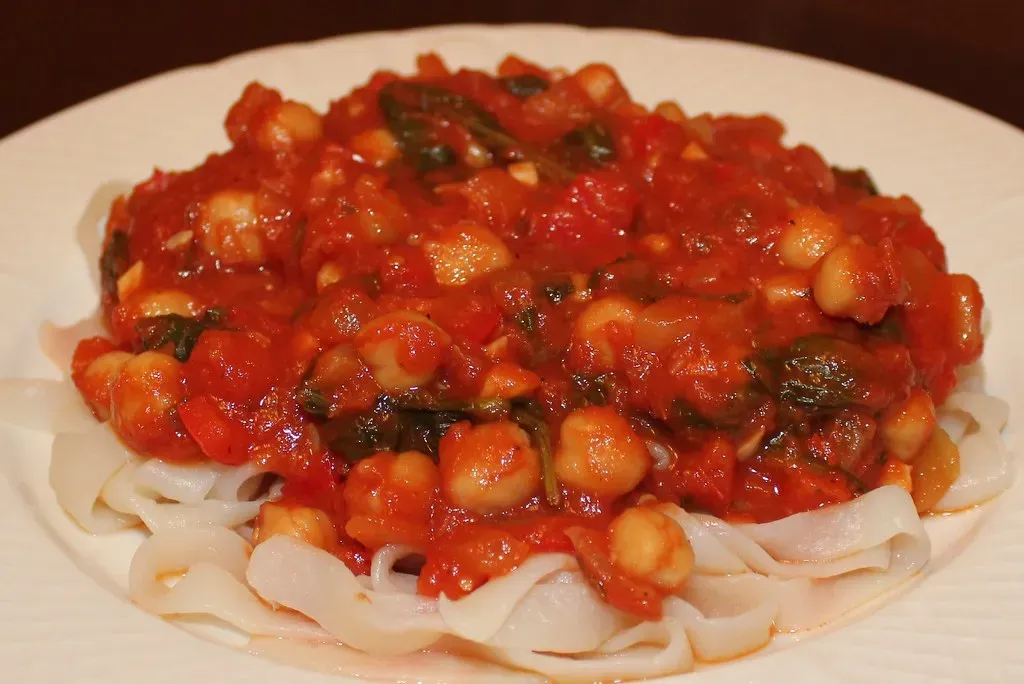 7. Blend Them into a Creamy Pasta Sauce (Thriving Vegetarian, Flickr, <a href="https://creativecommons.org/licenses/by/2.0/" target="_blank" rel="noopener">CC BY 2.0</a>)
