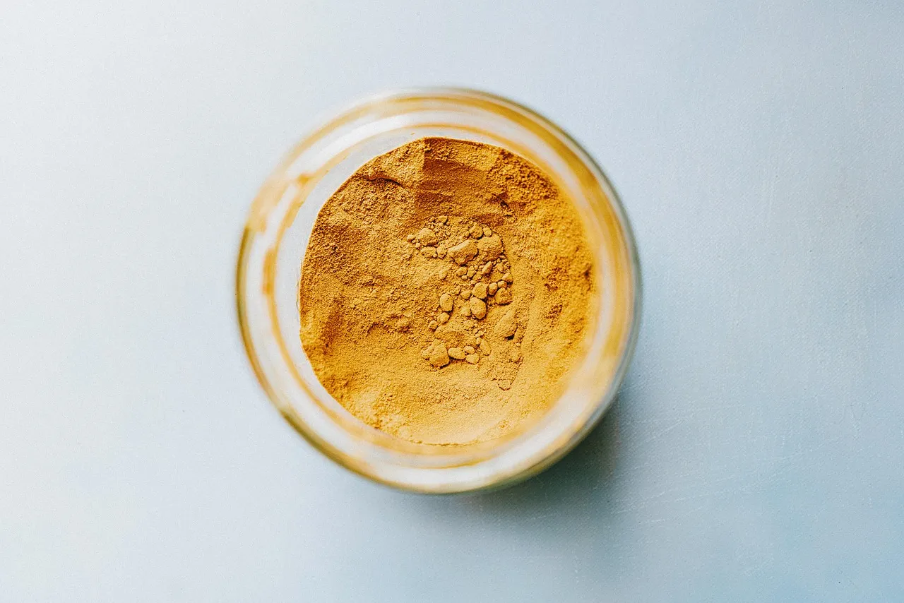 2. Turmeric: The Ancient Spice with a Surprisingly Modern Science Background (Image Credits: Pixabay)