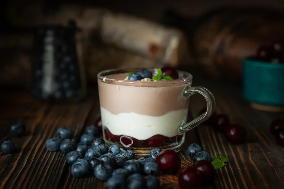 2. Berry and Greek Yogurt Parfait (Image Credits: Unsplash)