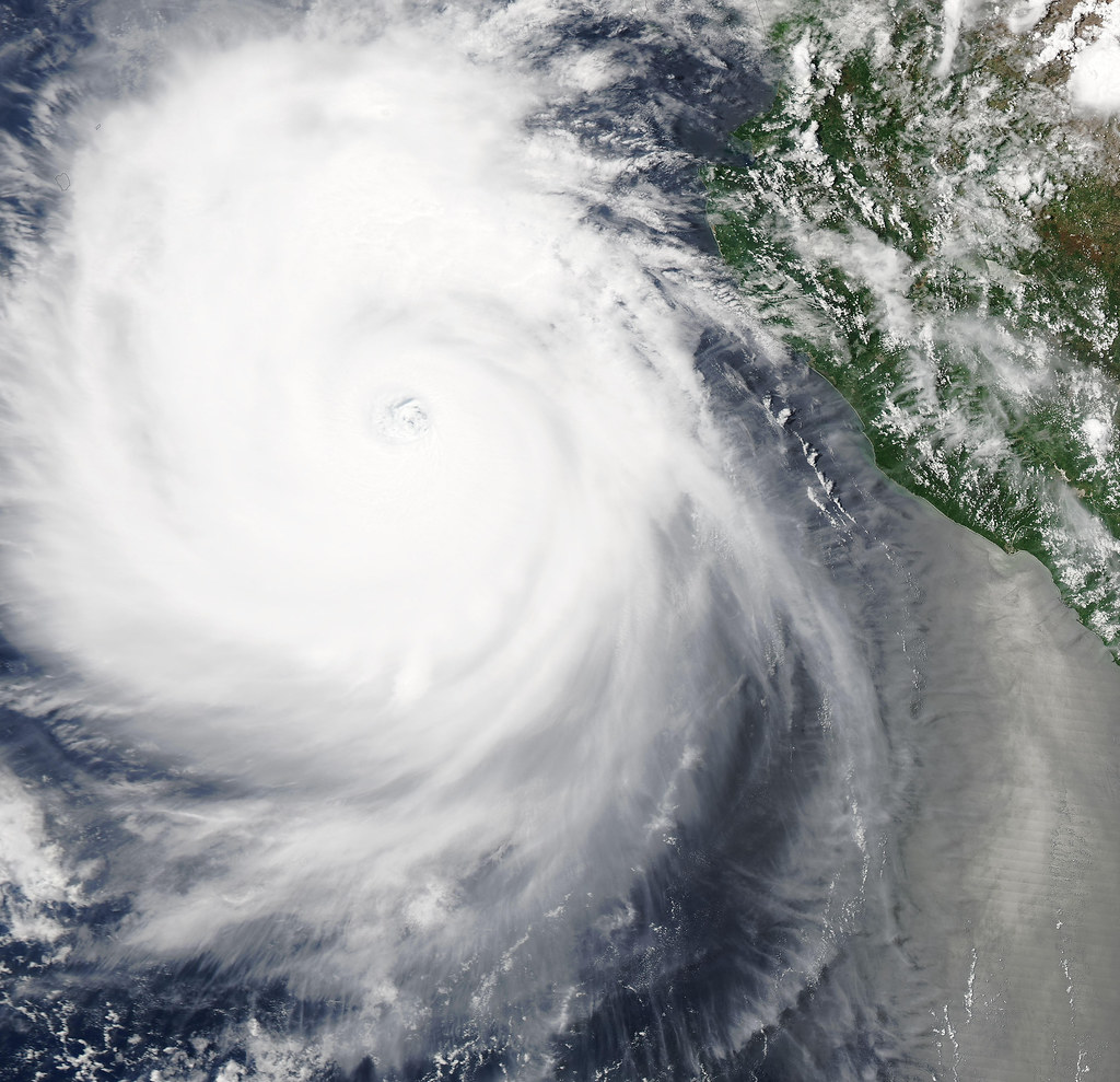 Dangerous Seas and Beach Impacts (image credits: flickr)
