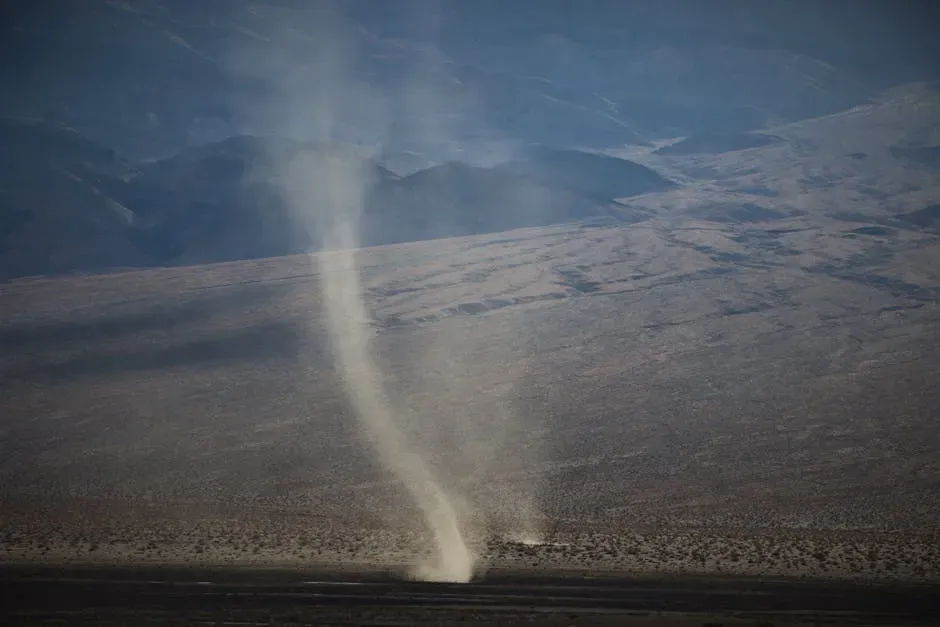 Why Eastern Tornadoes Are More Deadly (Image Credits: Pexels)