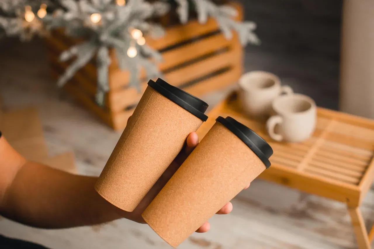 3. Disposable coffee cups (Image Credits: Pixabay)