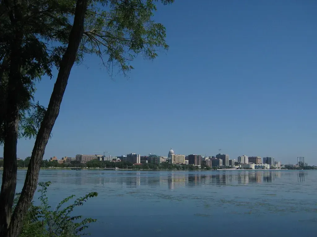 4. Madison, Wisconsin - Where the Lakes Work for You (Allen Gathman, Flickr, CC BY-SA 2.0)