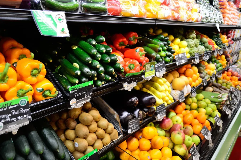 9. Choosing Organic Over Conventional Produce (Image Credits: Flickr)