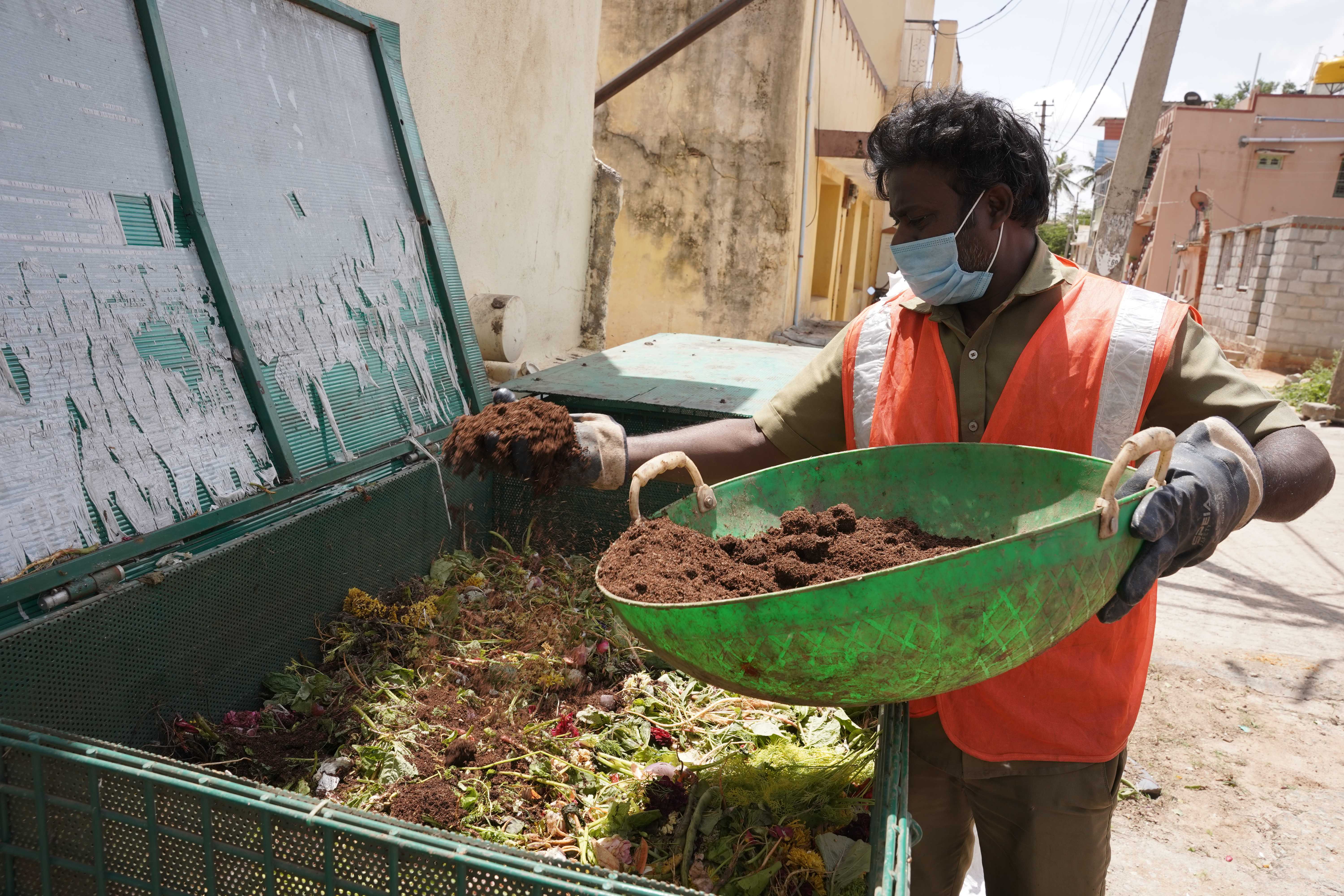 Community Composting: Small-Scale, Big Potential (image credits: wikimedia)
