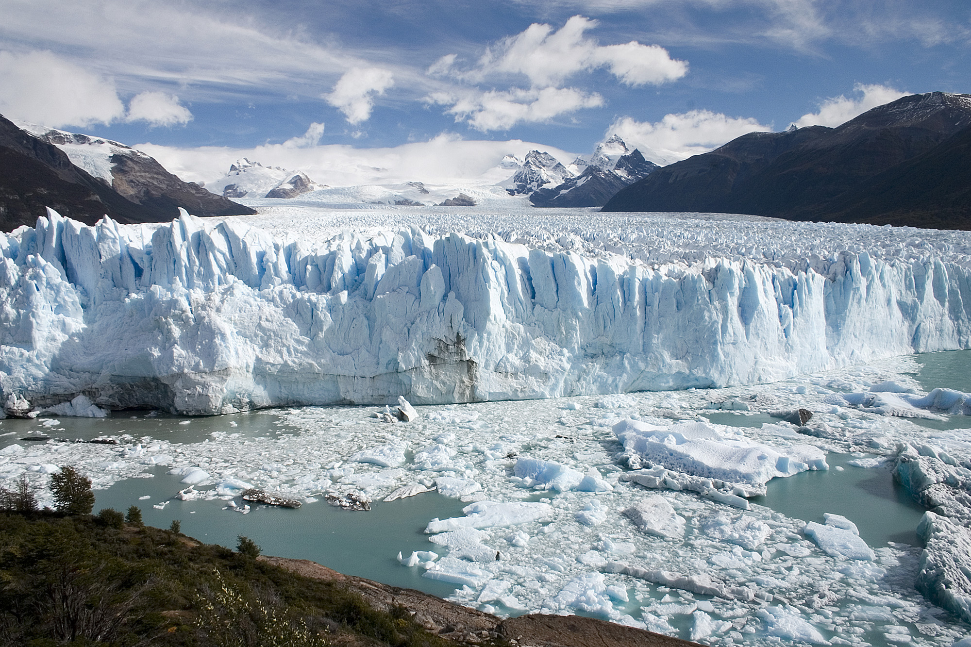 The Glacial Lake Flood Time Bomb (image credits: wikimedia)