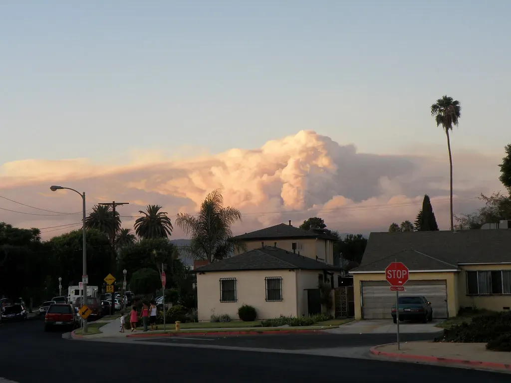 Why 2025 Was Already a Warning Sign (lavocado@sbcglobal.net, Flickr, CC BY 2.0)