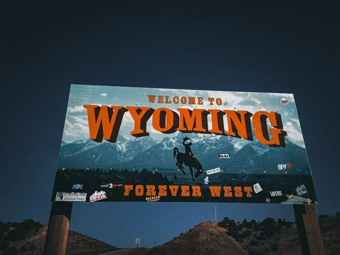 Casper, Wyoming: wide open spaces and steady wind (Image Credits: Unsplash)
