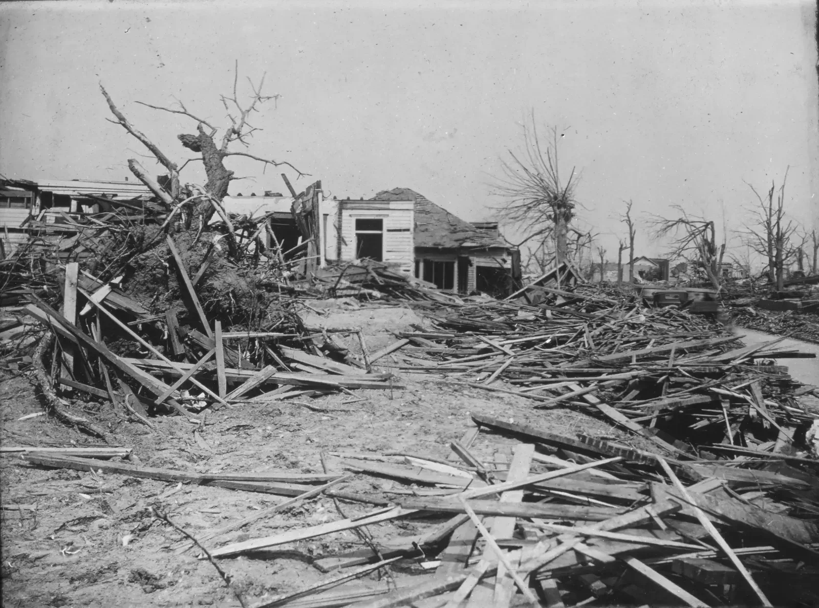 2. The Tri-State Tornado of 1925 (By Unknown authorUnknown author, Public domain)