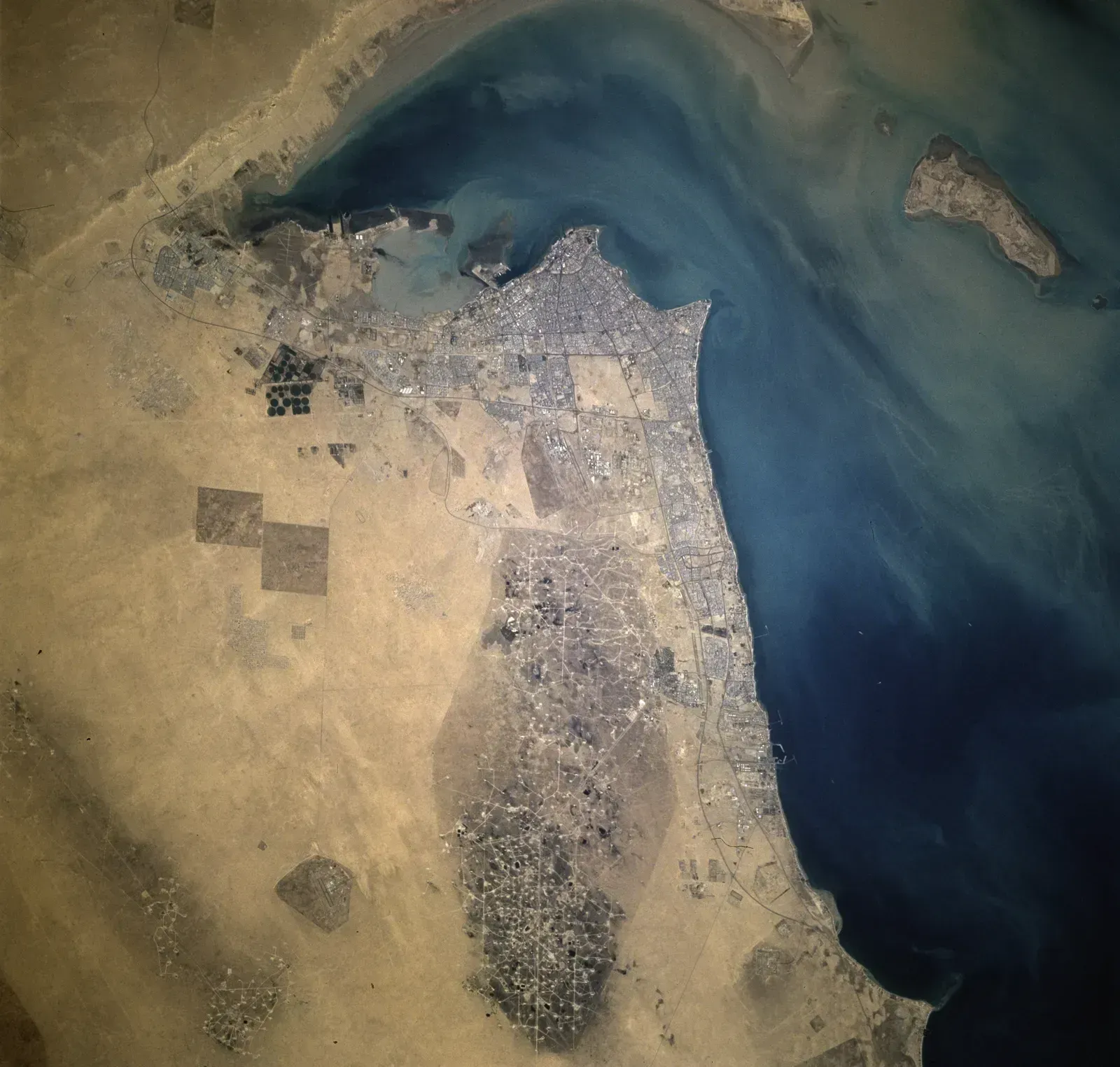 5. Kuwait - oil wealth and a small population (Image Credits: Wikimedia)