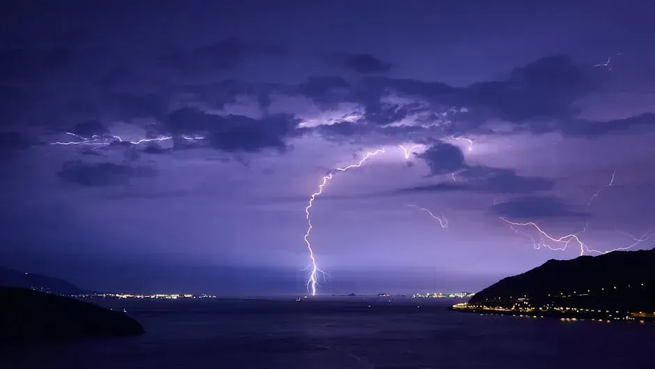 Warren Faidley - The Original Professional Storm Photographer (Image Credits: Pexels)