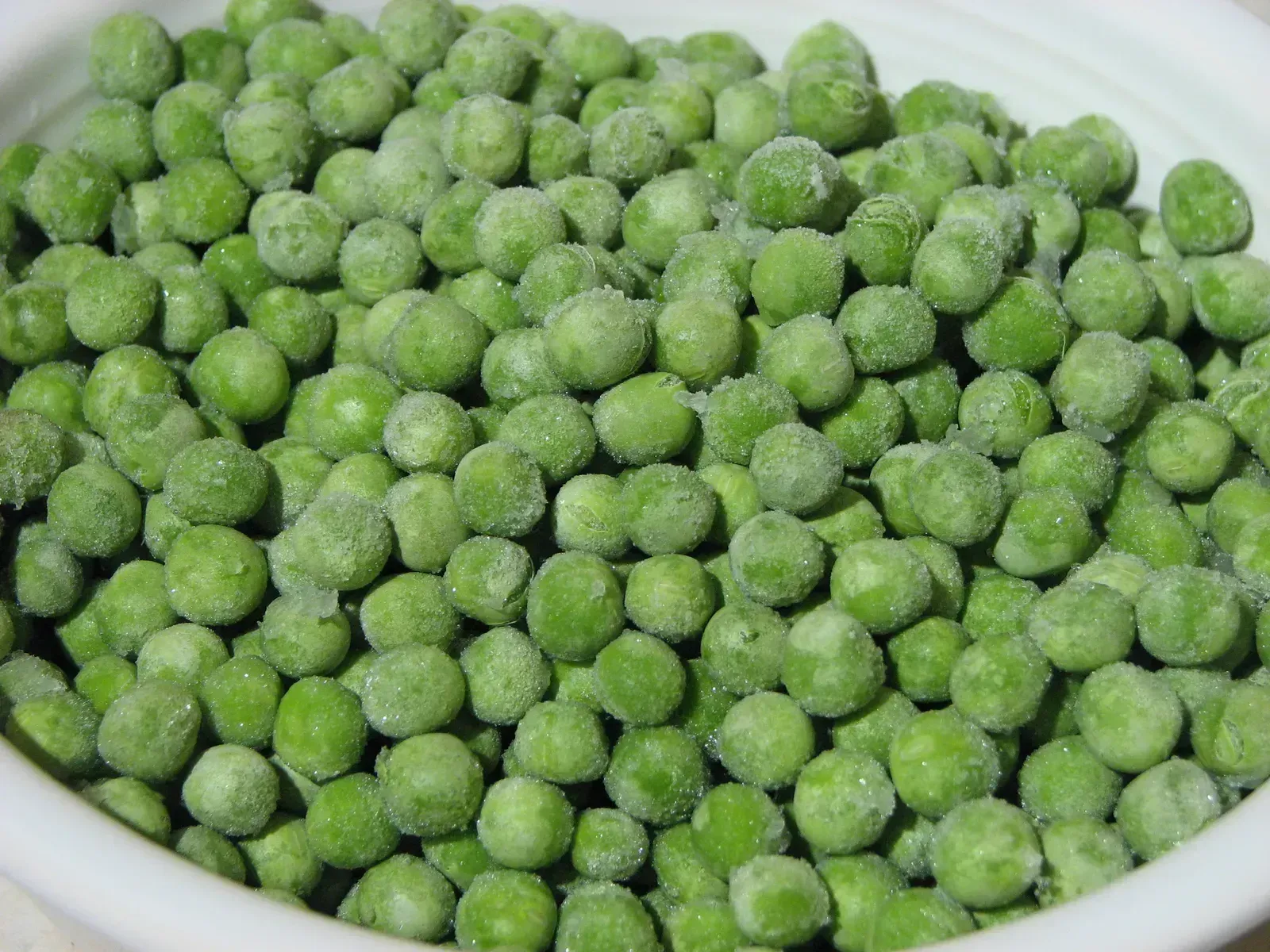 Frozen and canned produce is nutritionally inferior (By Photo by and (c) 2007 Jina Lee, CC BY-SA 3.0)