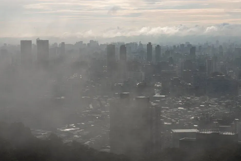 2. Industrial and Urban Aerosols Have Shifted the Palette (Image Credits: Pexels)