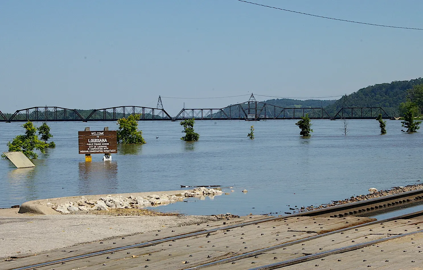 Louisiana's Gulf Coast vulnerability (Louisiana Flood Waters, CC BY 2.0)