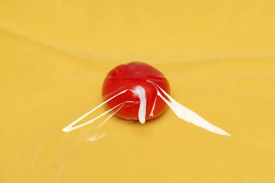 5. Wrapping leftovers in plastic cling film (Image Credits: Pexels)