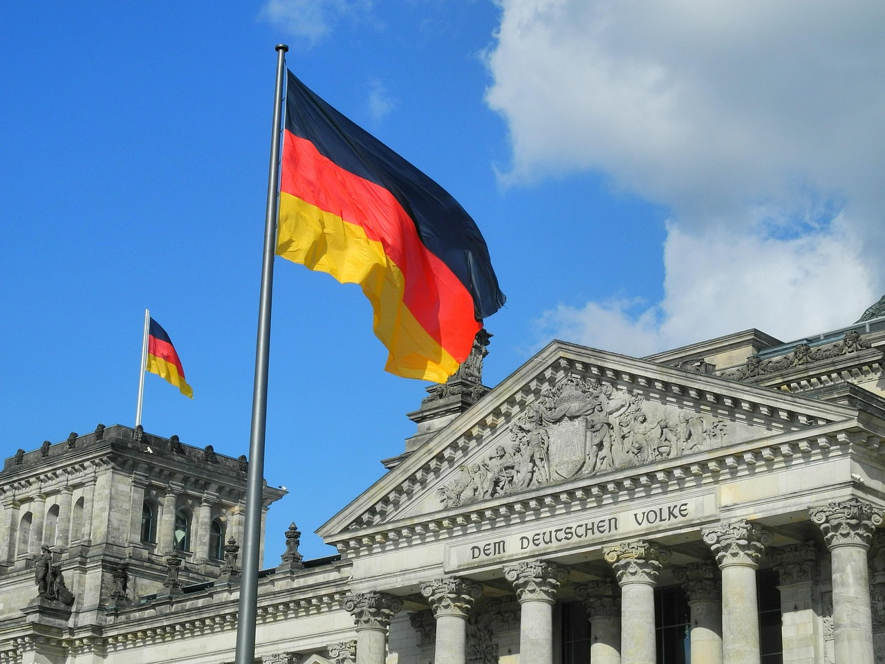 Building on Recent Legal Precedents (image credits: pixabay)