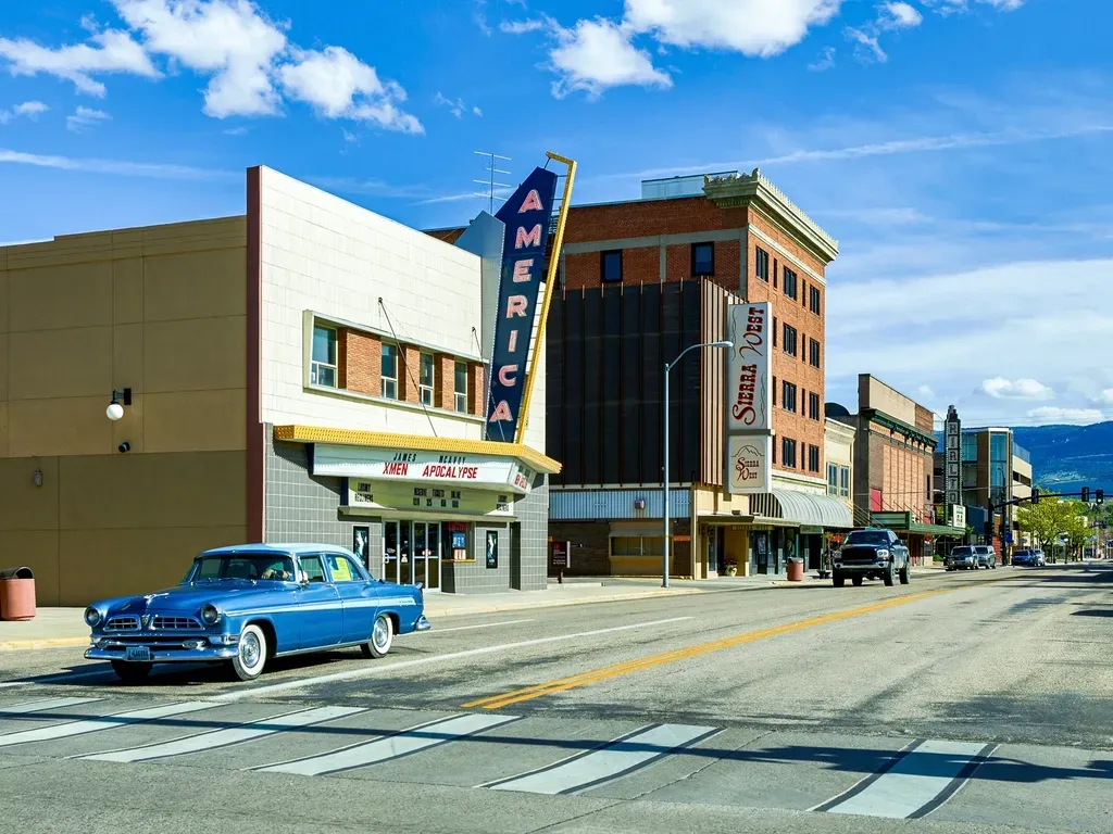 Casper, Wyoming: Mountain Town With Surprisingly Low Risk (Image Credits: Rawpixel)