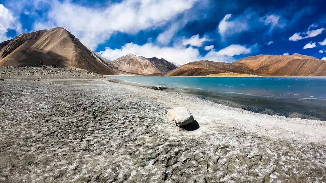 What Is Killing the Lakes: Climate, Agriculture, and Mismanagement (Image Credits: Unsplash)