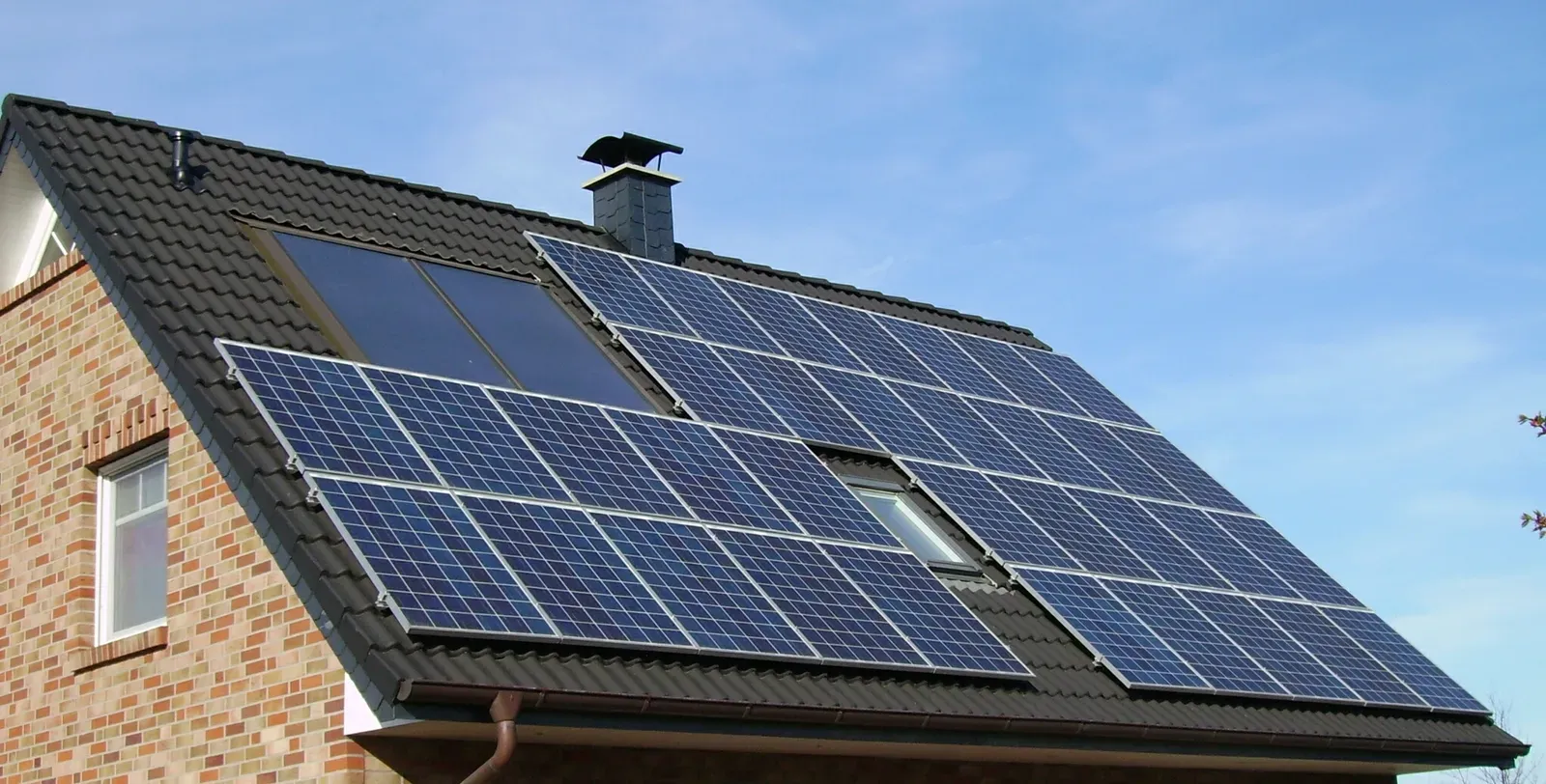 What legacy solar owners actually keep (By Pujanak, Public domain)