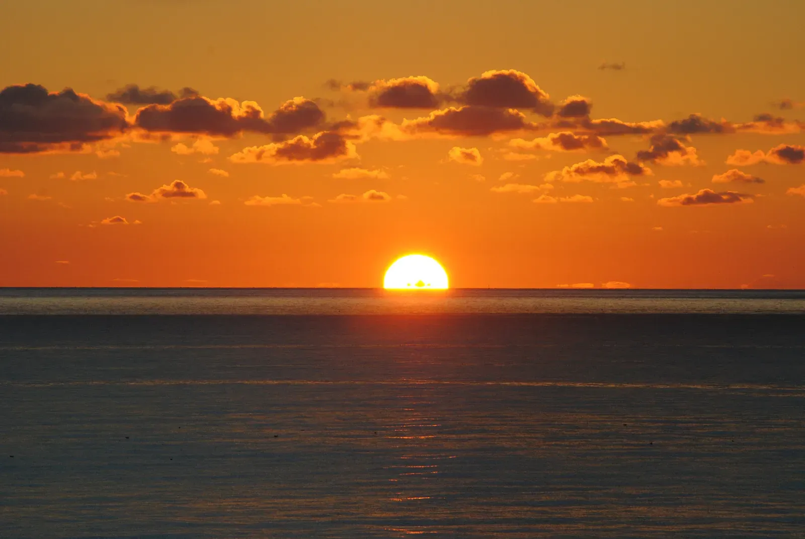 1. The False Horizon (Imported from 500px (archived version) by the Archive Team. (detail page), CC0)