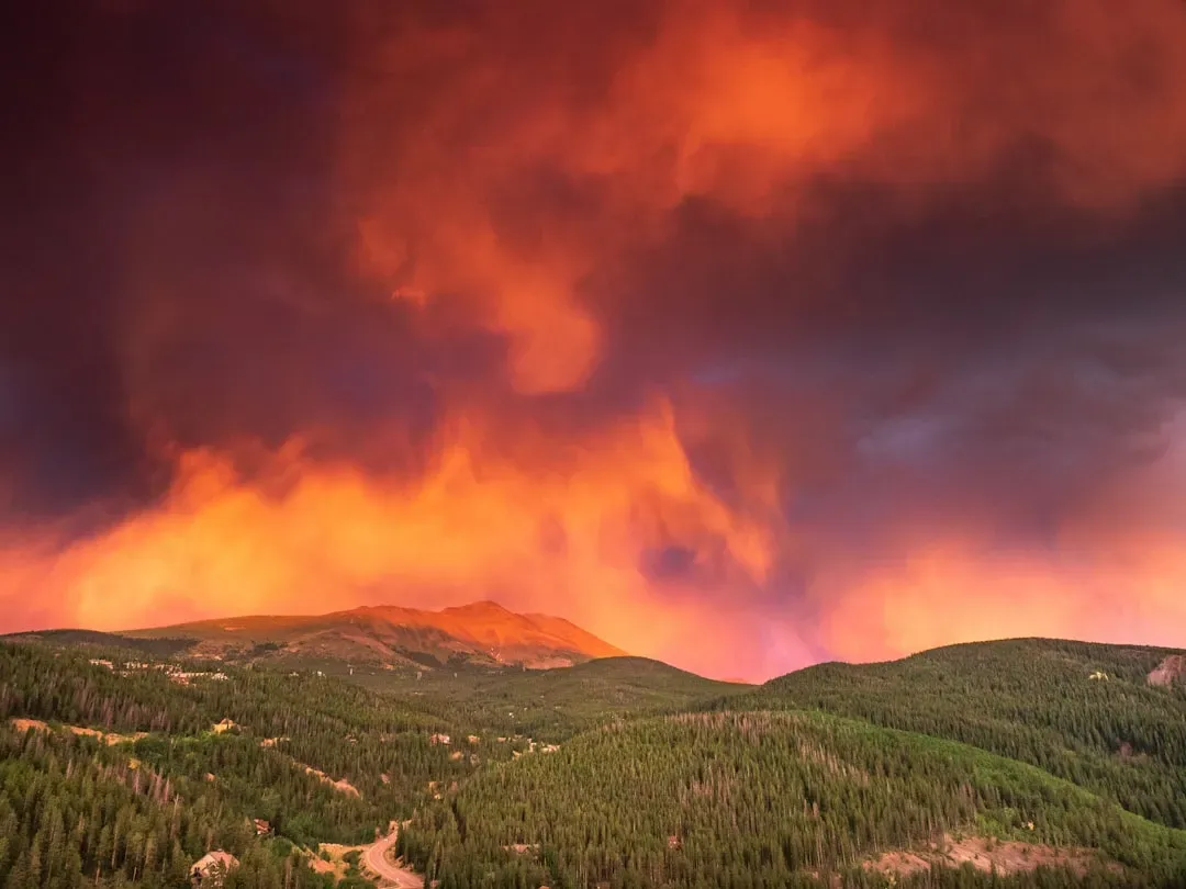 11. The Colorado Front Range and Mountain West: Wildfire, Drought, and Seismic Exposure (Image Credits: Unsplash)