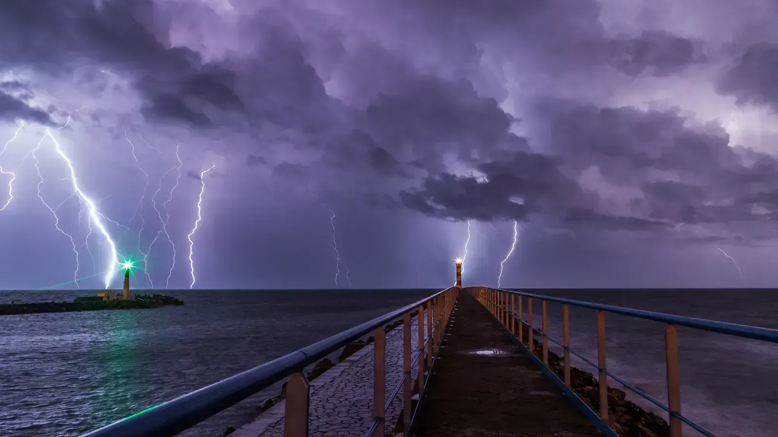 Why the myth actually creates a safety risk (Orage PLN, CC BY 2.0)