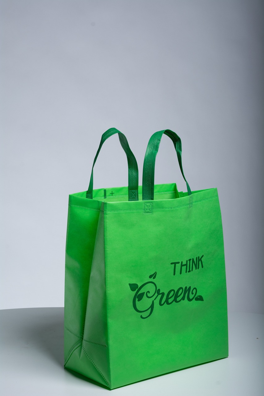 The Myth of Carbon Neutral Reusable Bags (image credits: pixabay)