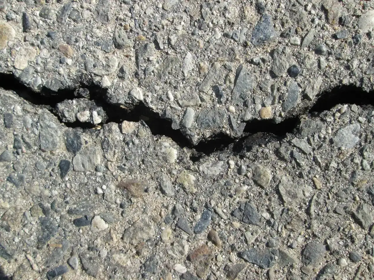 1. Is there an active fault running underneath (Image Credits: Pixabay)