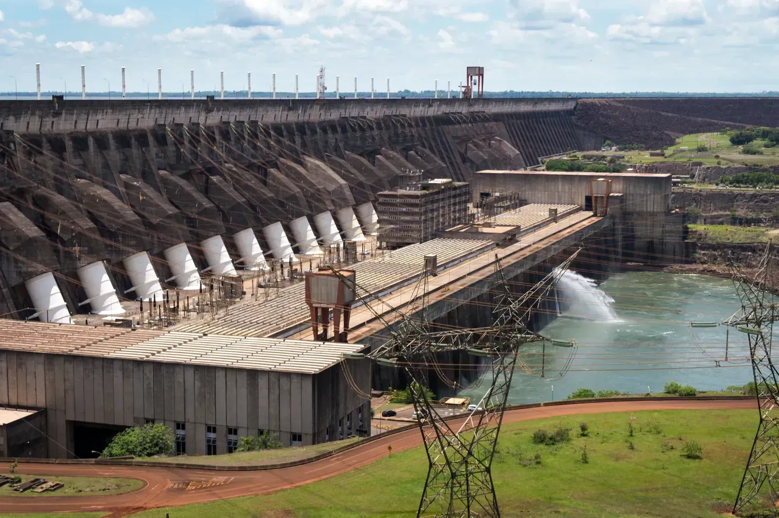 1. Paraguay (Usina Hidroelétrica Itaipu Binacional / Itaipu Dam, CC BY 2.0)