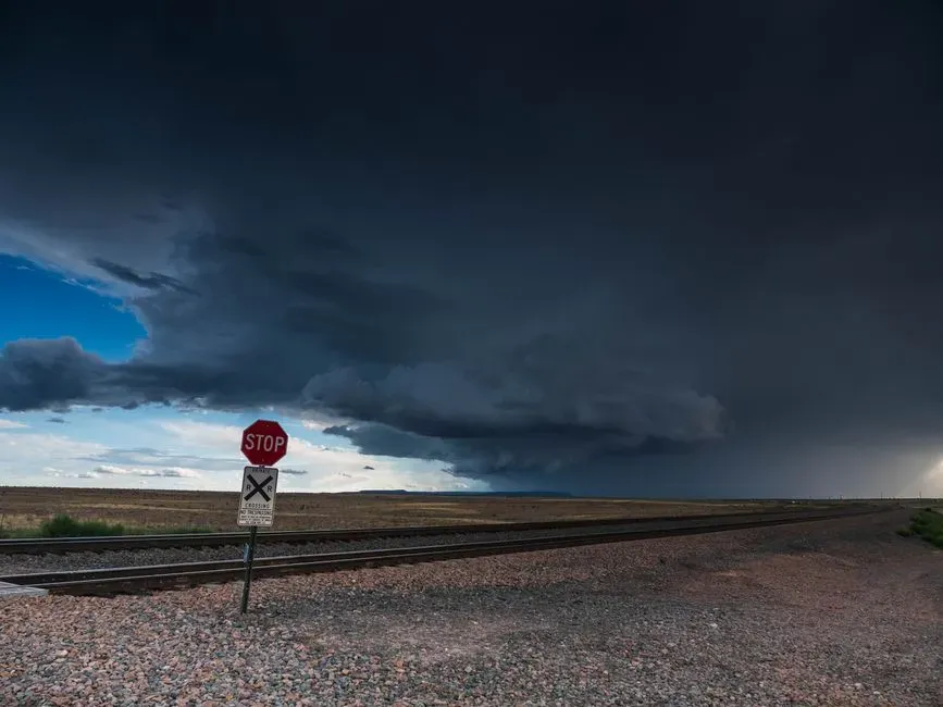 What Actually Makes a Storm Track Dangerous (Image Credits: Pexels)