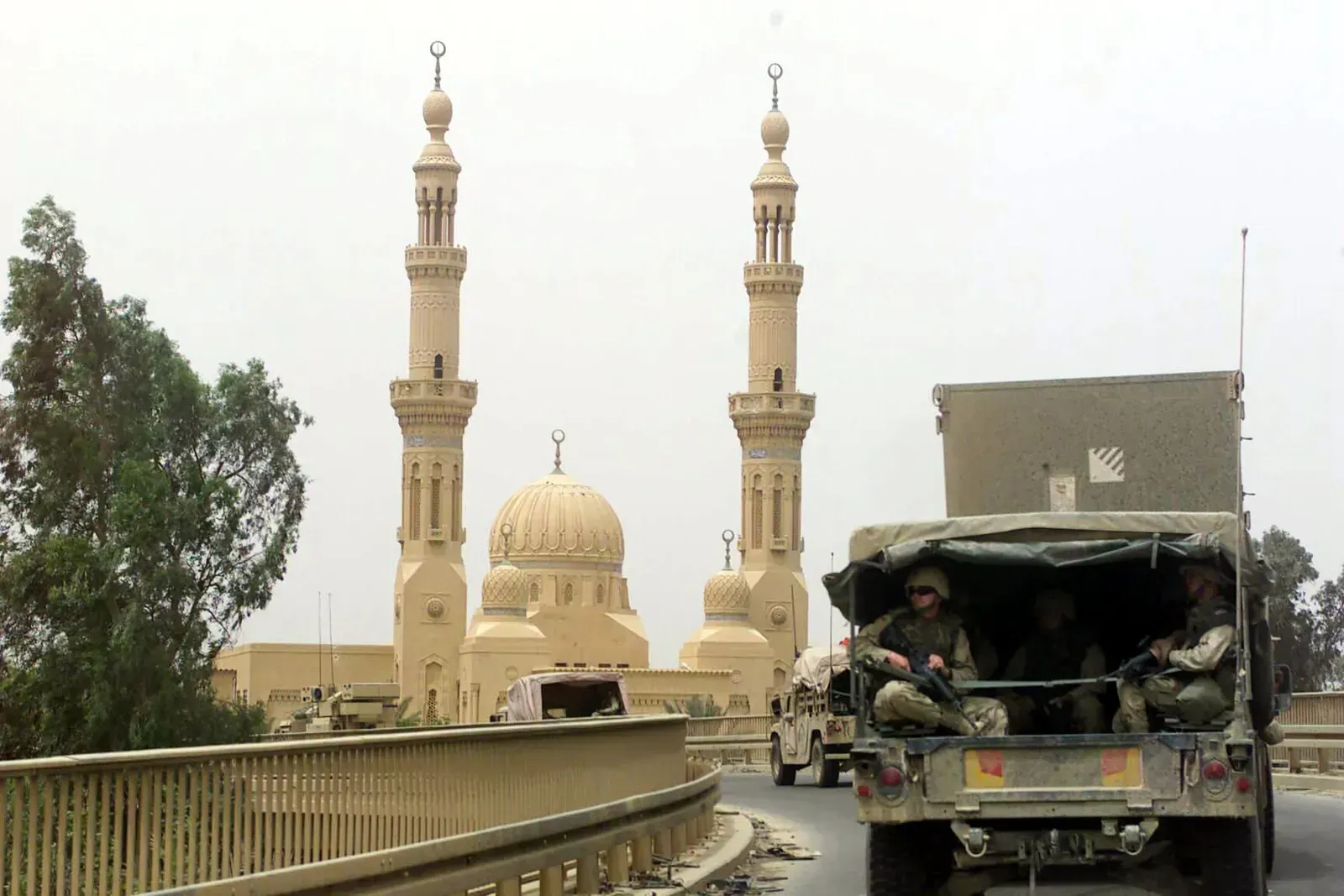 7. Kuwait: Desert Dust and a Sharp Deterioration (V Corps entering Baghdad 2003, Public domain)