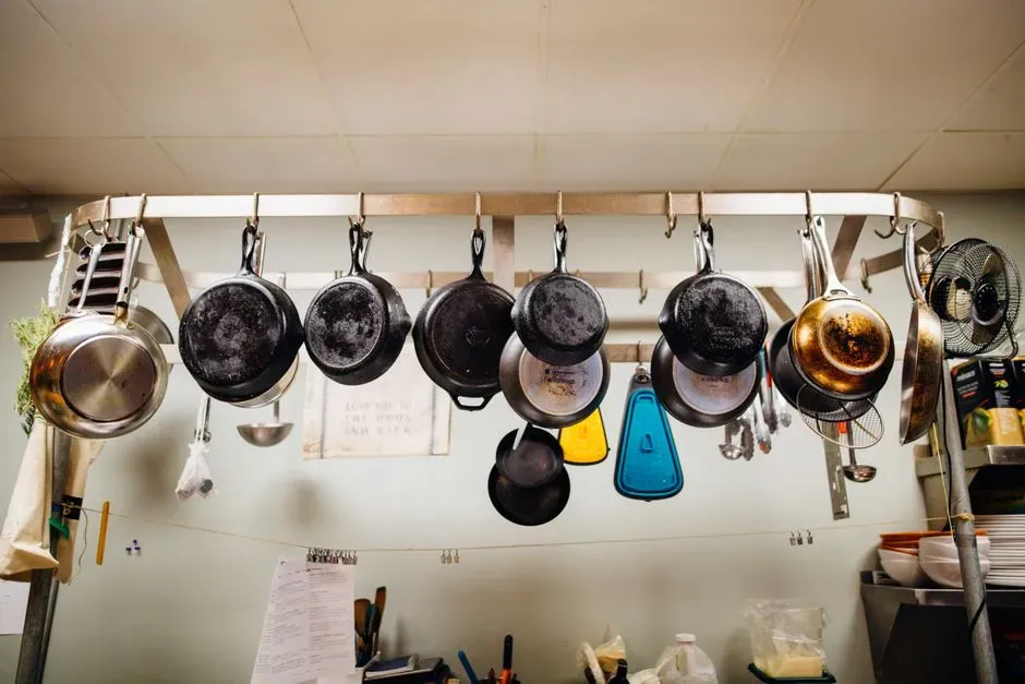 Nonstick Cookware Still Carries a PFAS Legacy (Image Credits: Pexels)