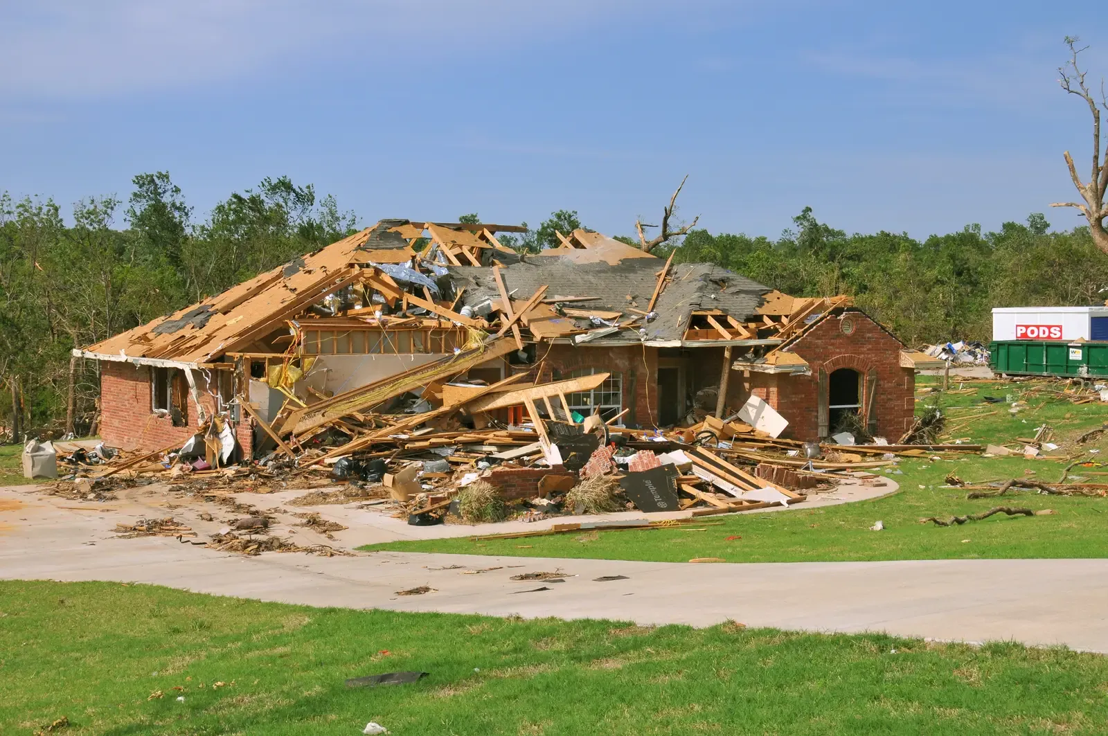 What scientists still disagree about (This image is from the FEMA Photo Library (obsolete as of 2019).An archived copy may be found at the Wayback Machine (note: link may be permanently dead, as not all photos were backed up in this way).If the FEMA link is permanently dead, the photo can be found at NARA Access to Archival Databases (only works if photo was taken between 1989 and October 2004), or at City-data.com., Public domain)