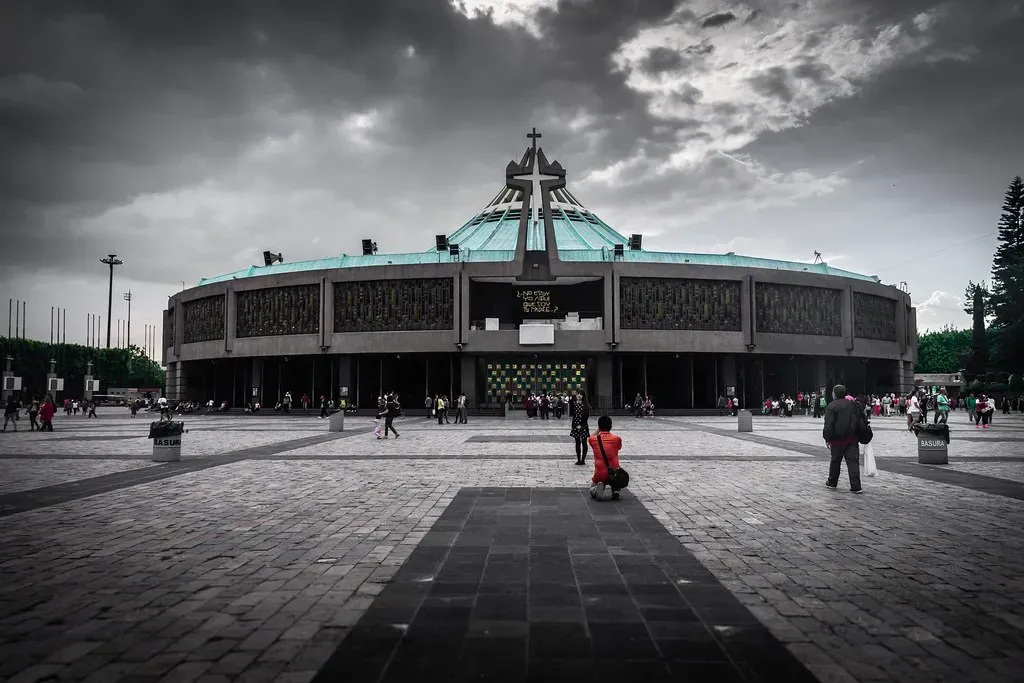 Mexico City: Built on a Lake, Now Sinking Into a Crisis (@LUI_PIQUEE, Flickr, CC BY 2.0)