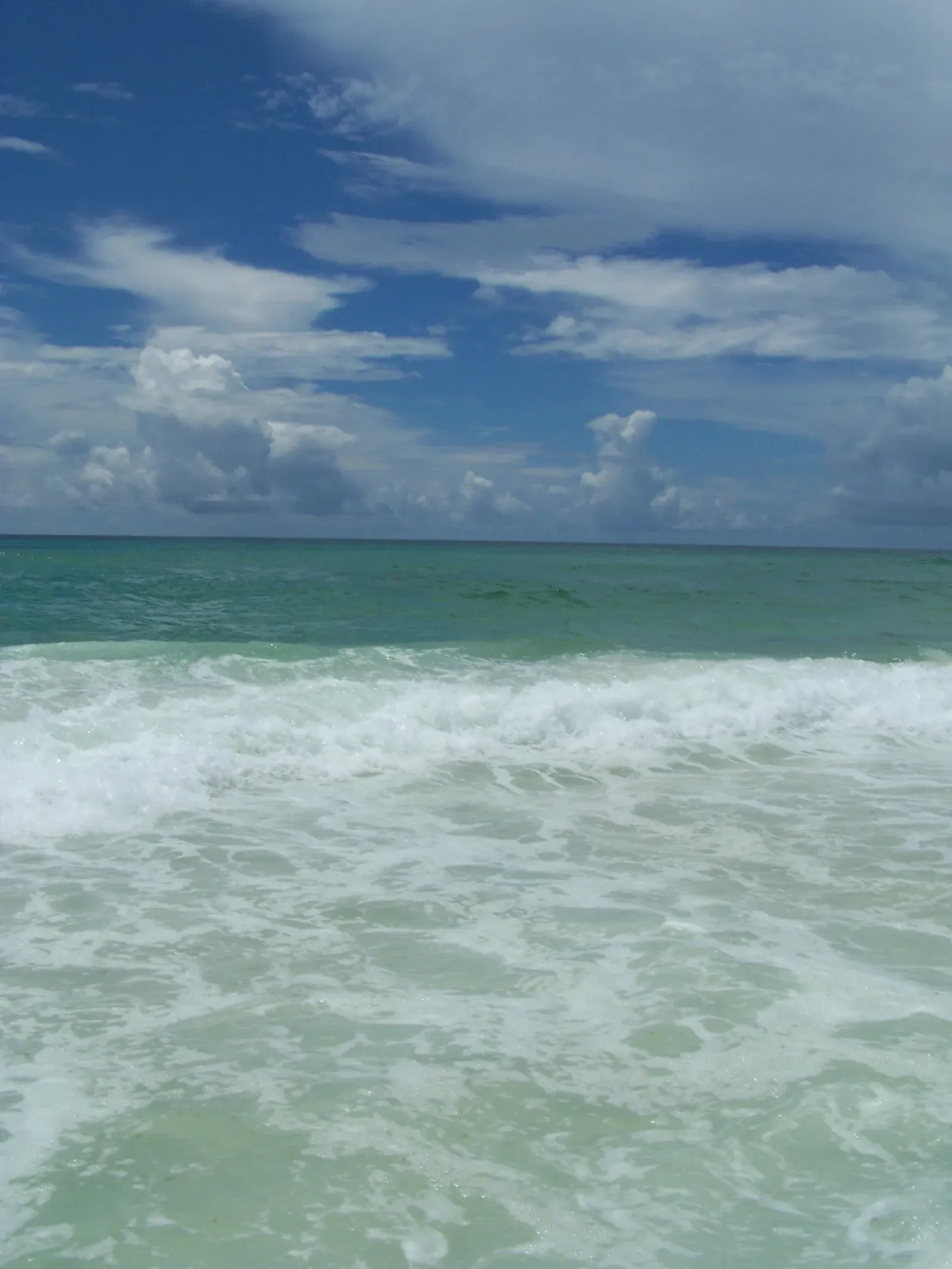 Destin, Florida (By Mark Griffin (user Weatherman), Public domain)