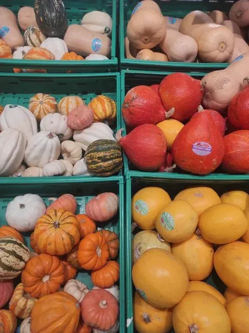 6. Buying Seasonal and Local Produce (Image Credits: Pexels)