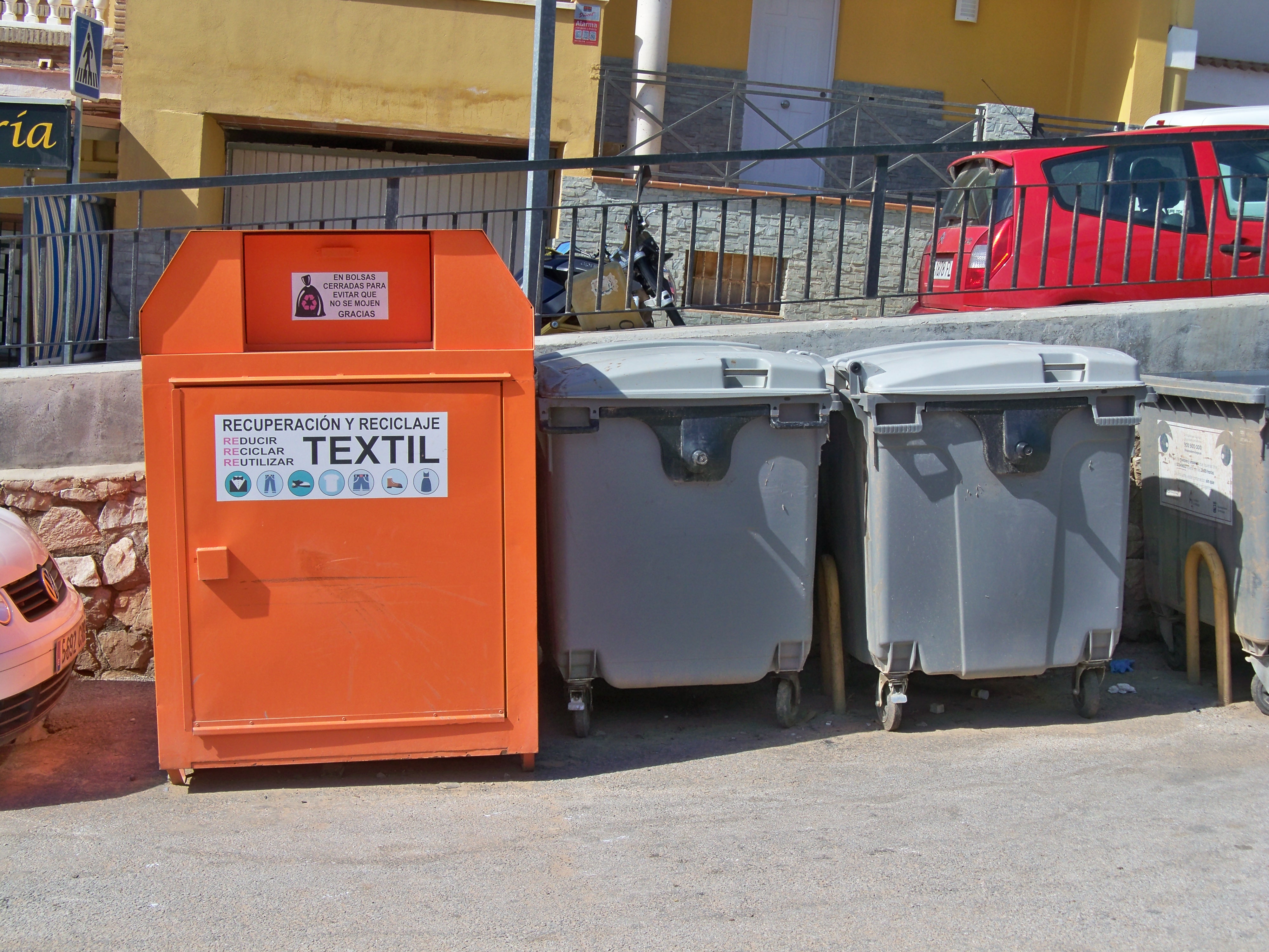 UK's Circular Textiles Initiative (image credits: wikimedia)