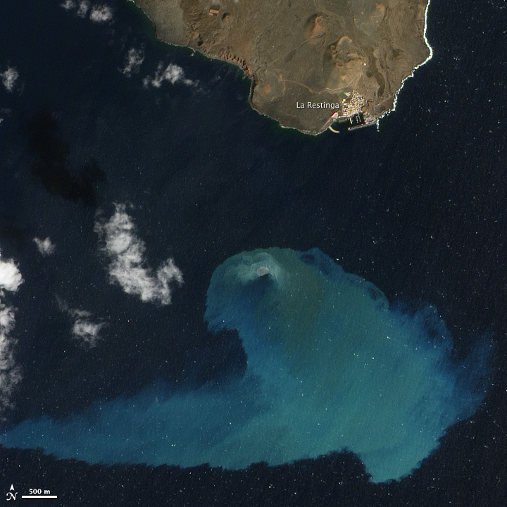 The Role of Undersea Volcanoes: Hidden, But Not a Game Changer (image credits: wikimedia)
