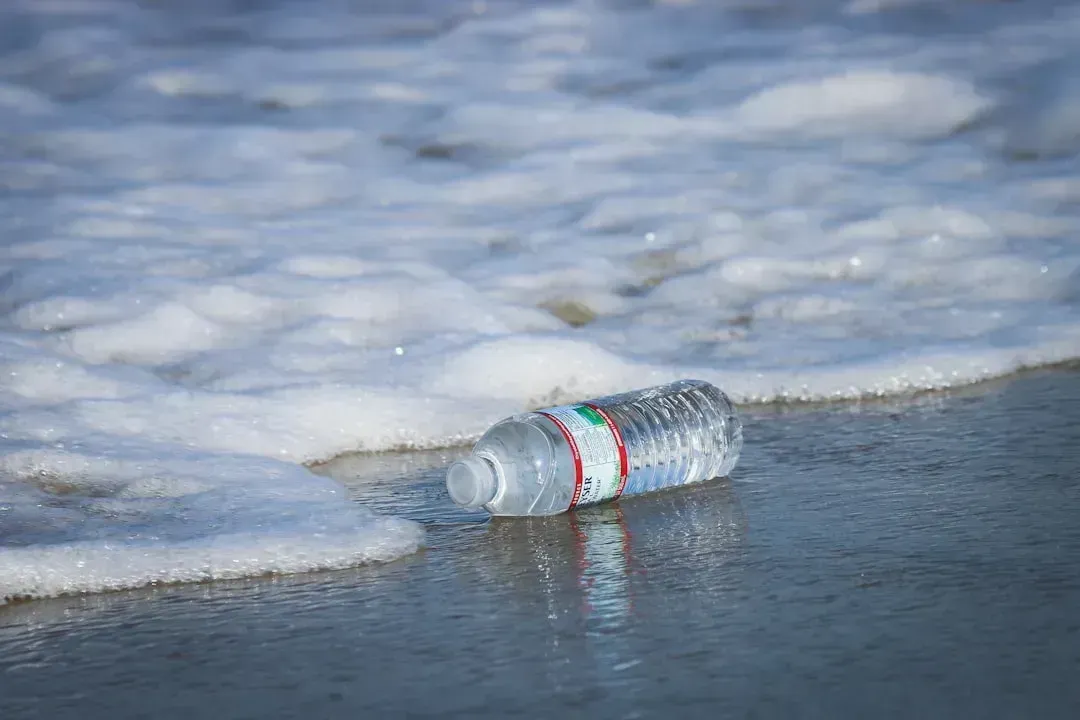The Microplastic Problem in Your Drinking Water (Image Credits: Unsplash)