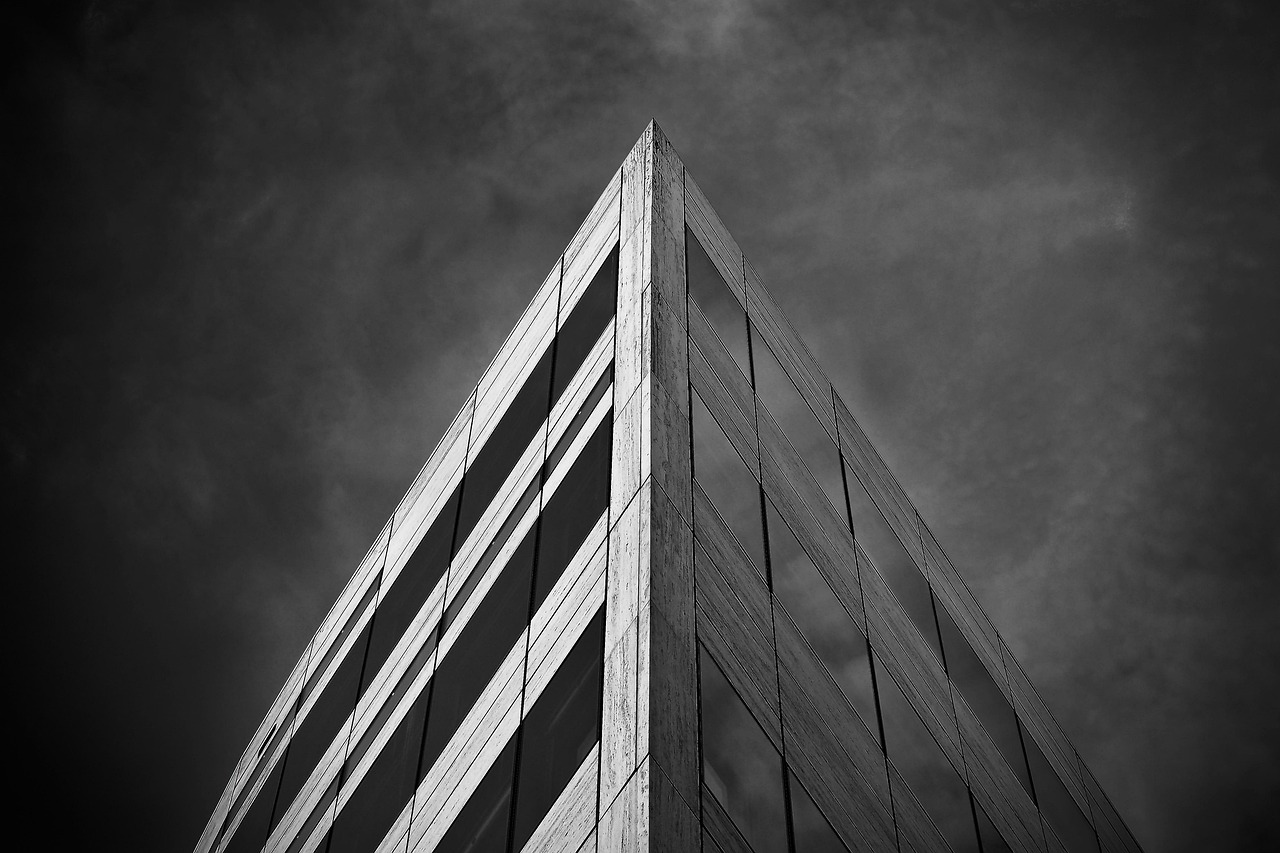 Corner Effects Amplify Wind Acceleration (image credits: pixabay)