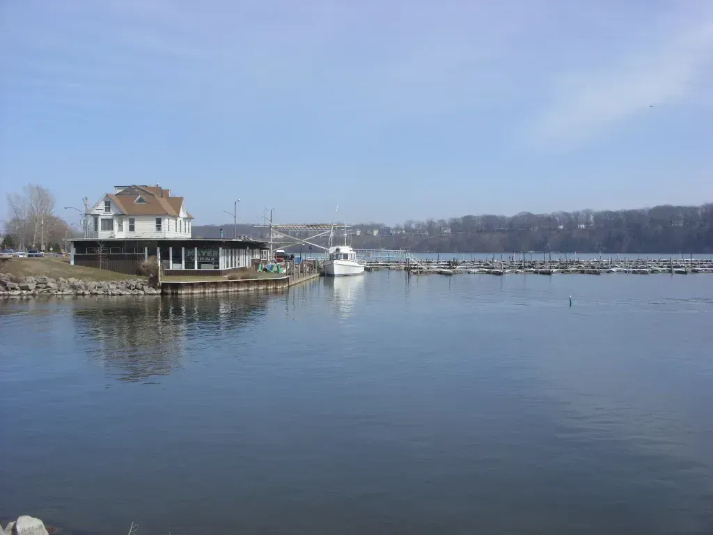 6. Rochester, New York - Shielded by Lake Ontario (Dougtone, Flickr, CC BY-SA 2.0)