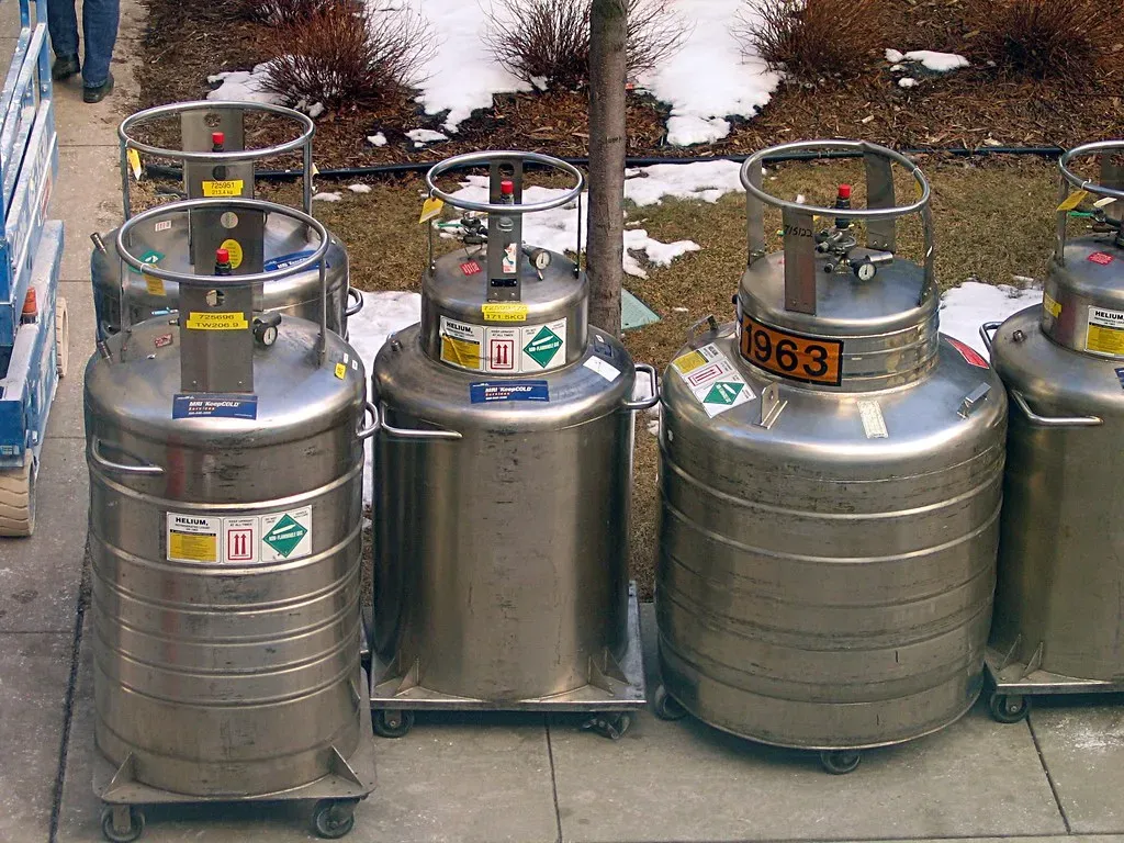 The Helium Clue: What the Hot Springs Revealed (Beige Alert, Flickr, CC BY-SA 2.0)