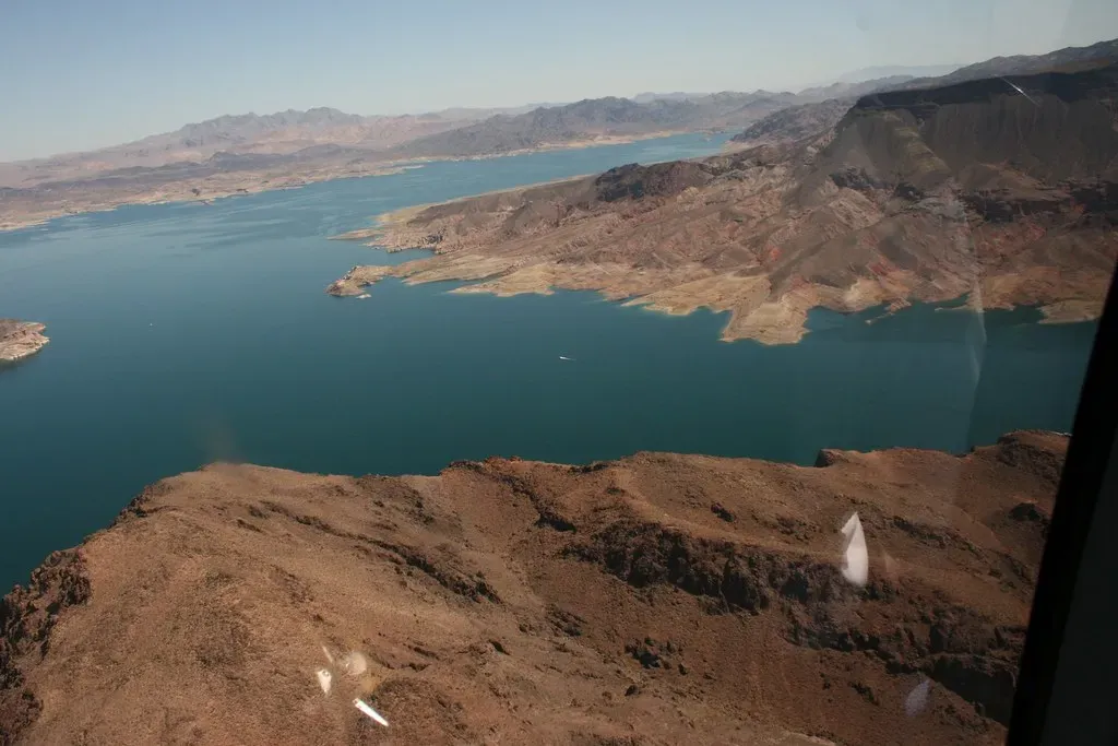 2. Lake Mead, Nevada and Arizona (IAmSanjeevan, Flickr, CC BY-SA 2.0)