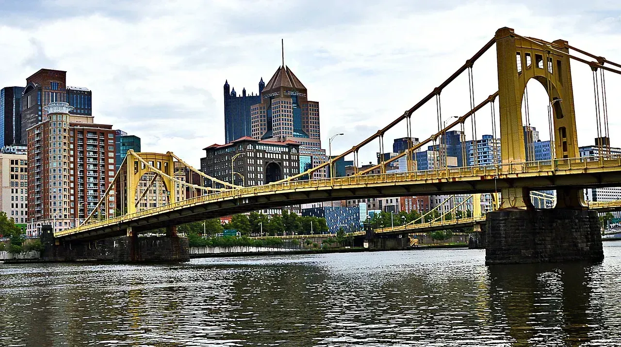 Pittsburgh, Pennsylvania: The Steel City Goes Green (Image Credits: Pixabay)