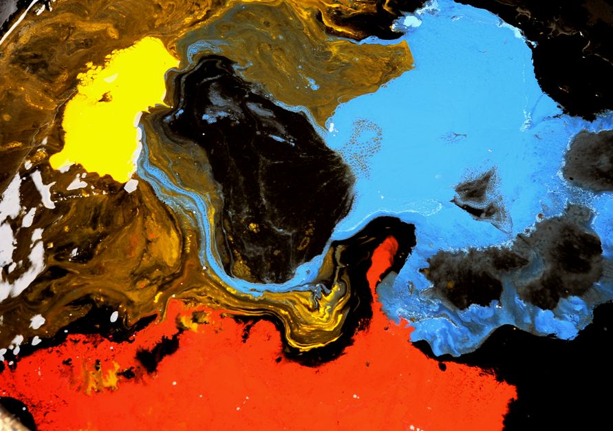 Paint Fumes Poison Waste Workers and Environment (image credits: wikimedia)