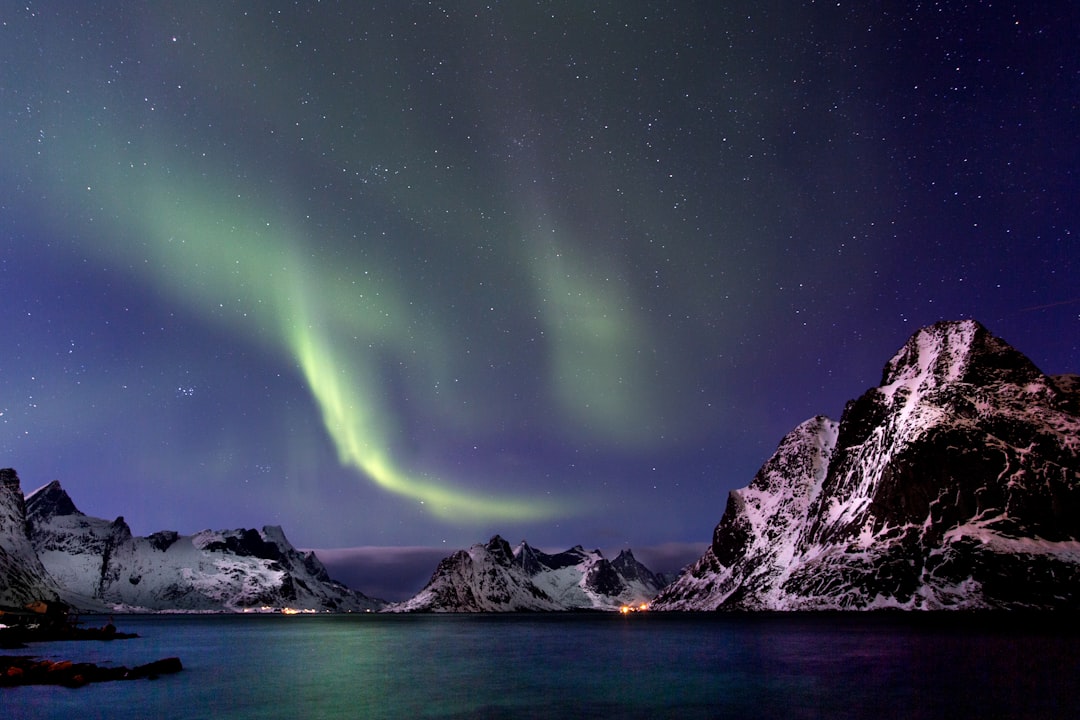 Current Magnetic Field Weakening and Future Climate Risks (image credits: unsplash)
